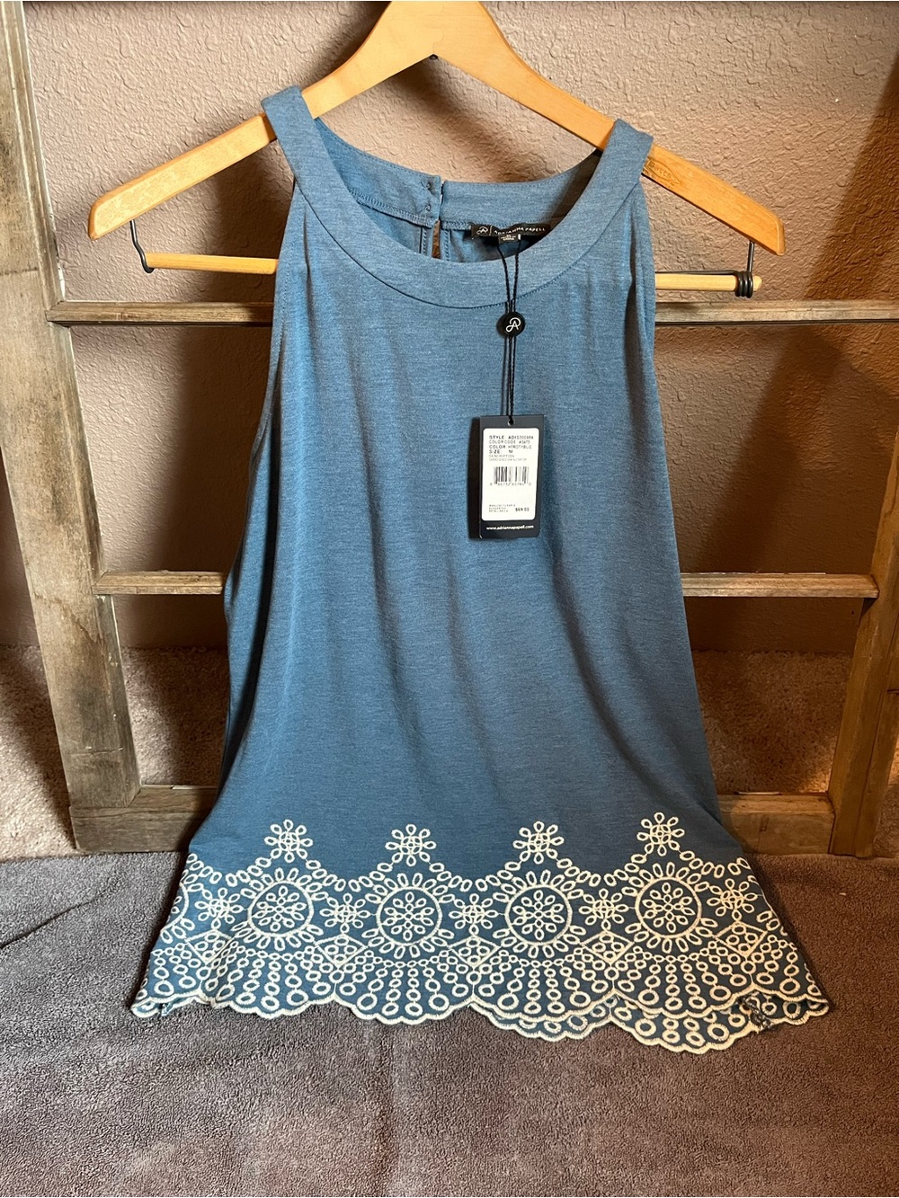 NWT Adrianna Papell blue Embroidered Women’s Halter Top medium